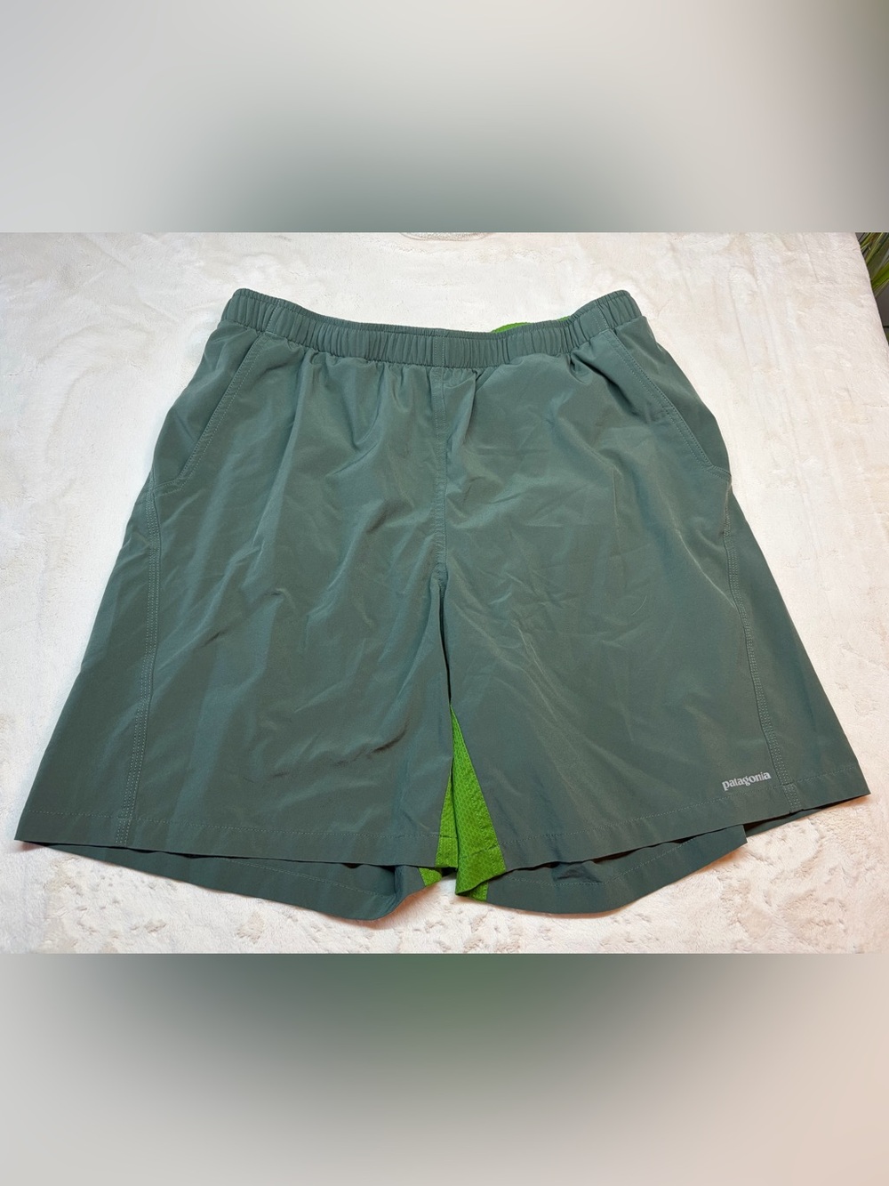 Patagonia Running Shorts With Liner Men’s Sz Large Green